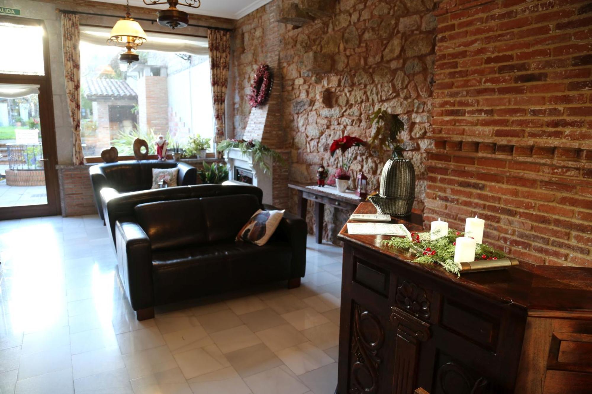 Apartamentos La Pontiga *** Infiesto Exteriör bild