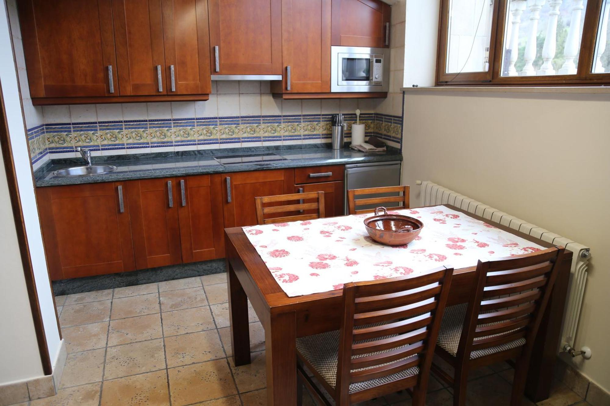 Apartamentos La Pontiga *** Infiesto Exteriör bild