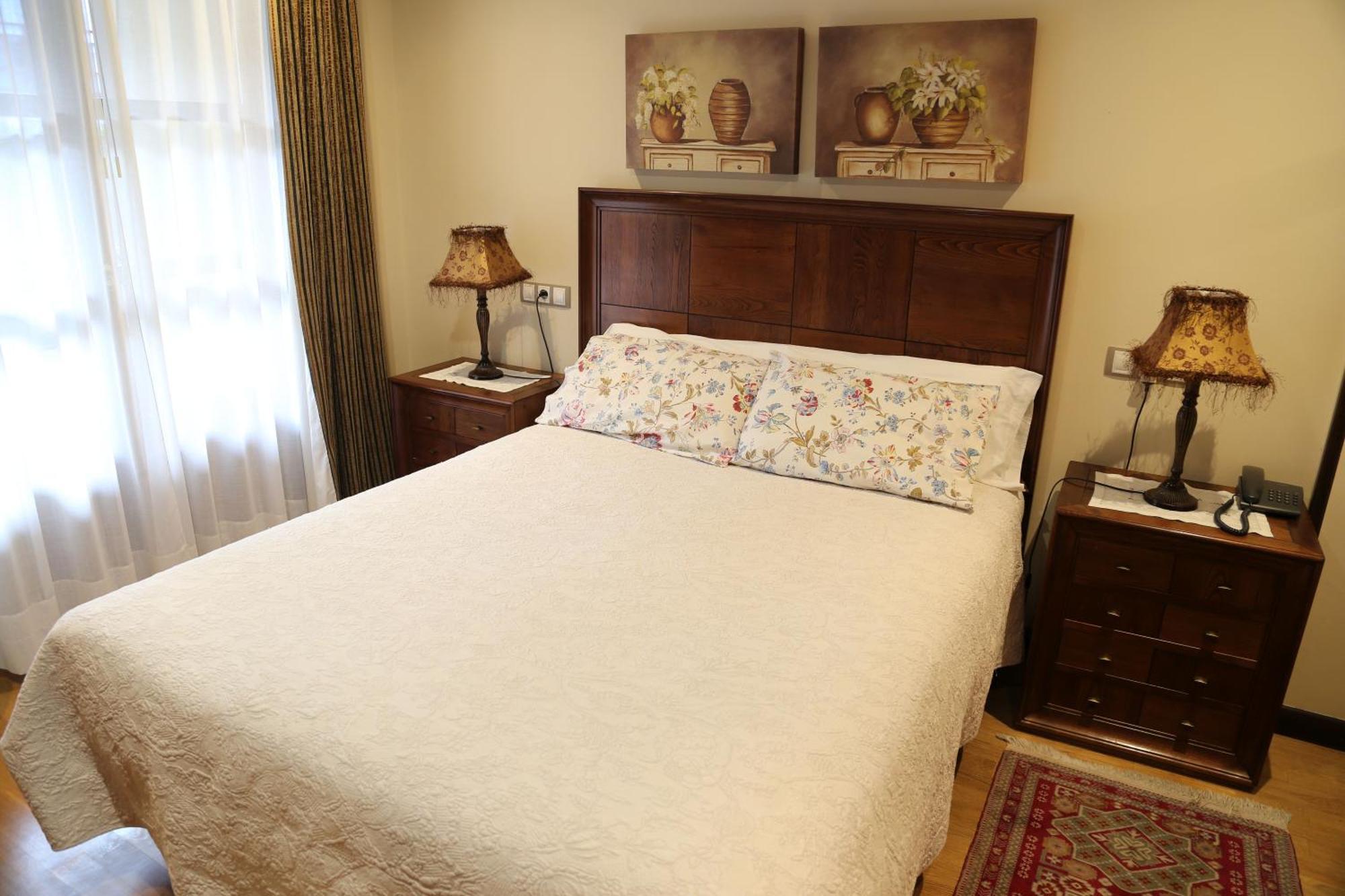 Apartamentos La Pontiga *** Infiesto Rum bild