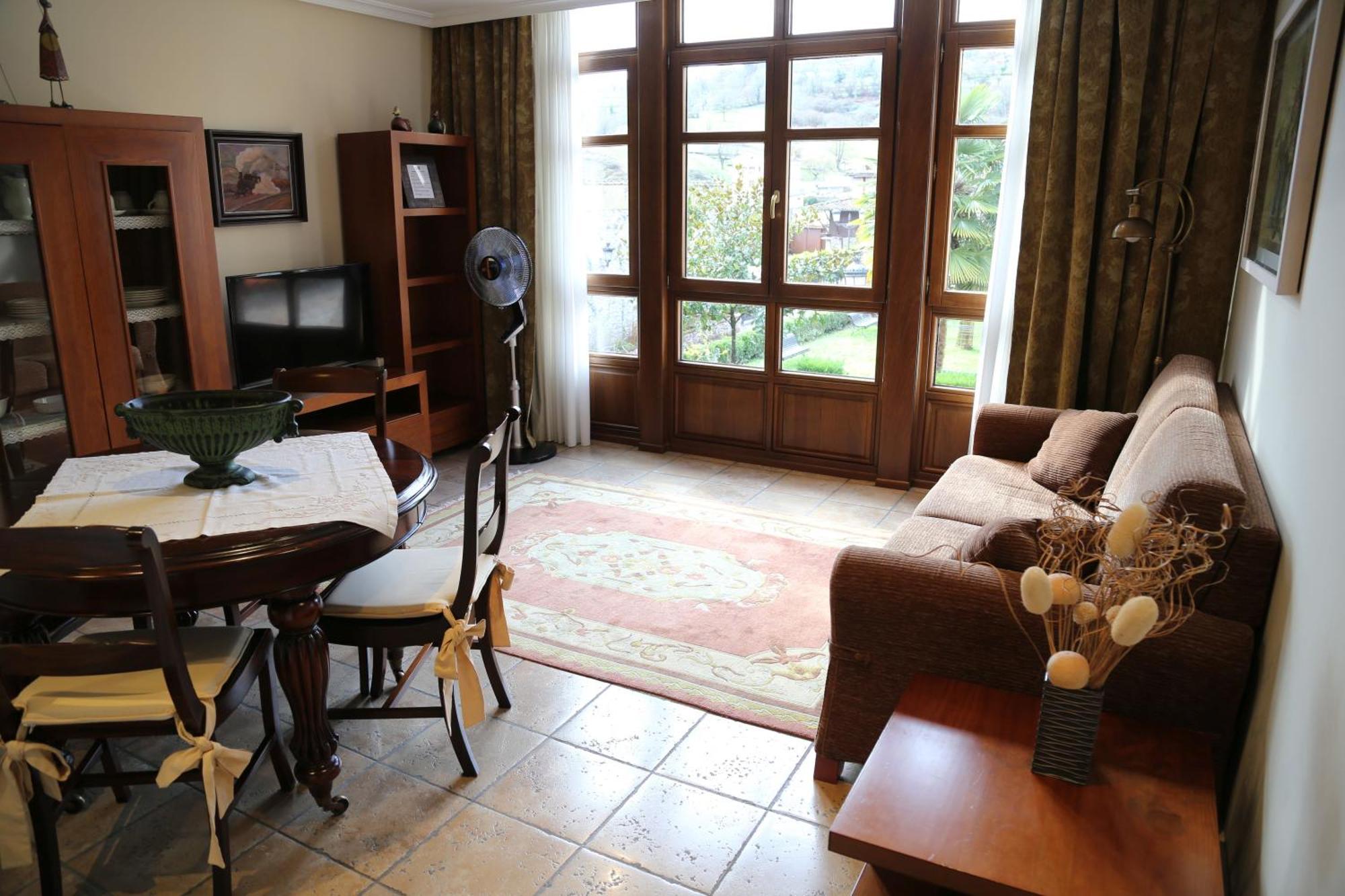 Apartamentos La Pontiga *** Infiesto Exteriör bild