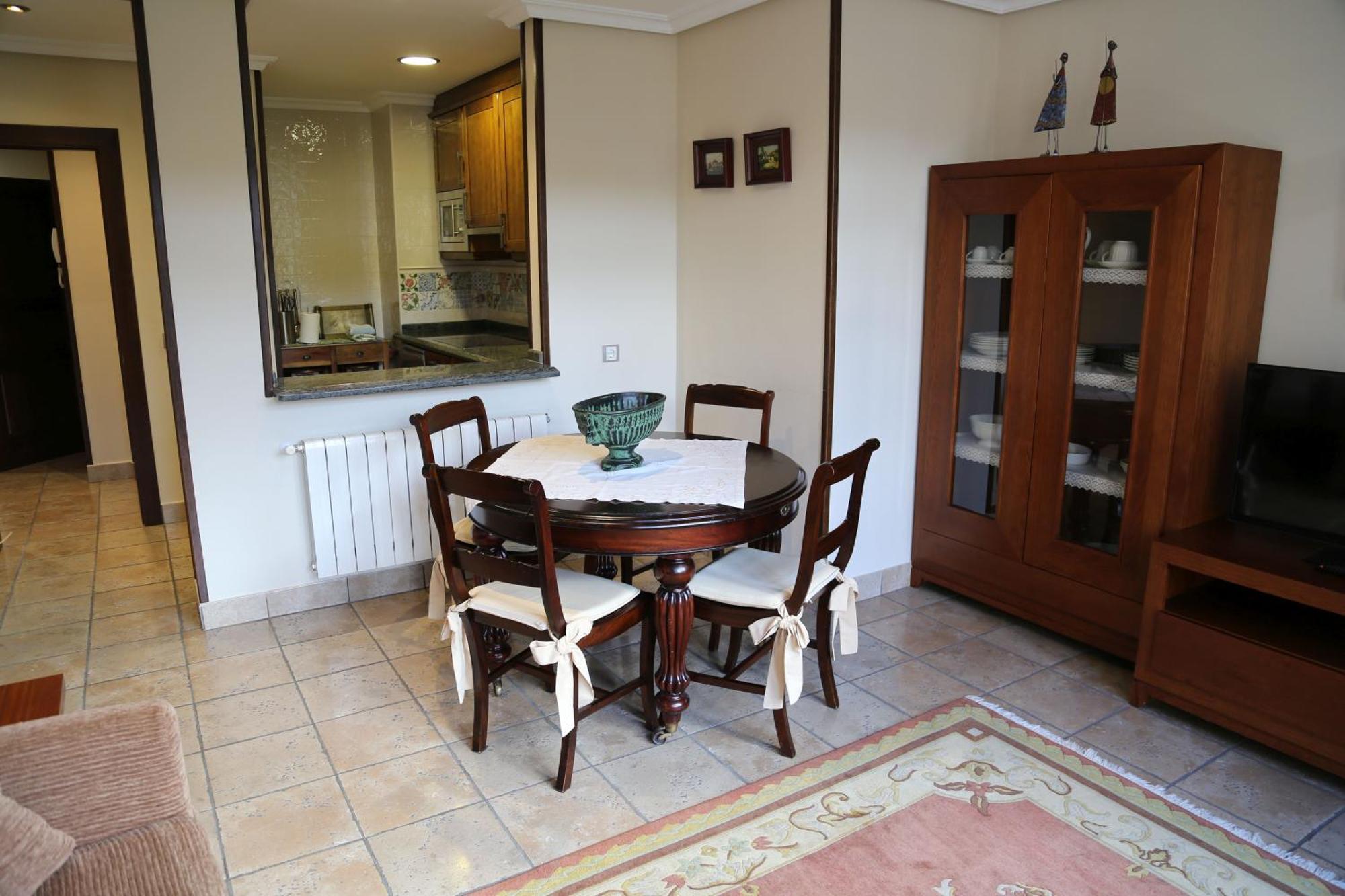 Apartamentos La Pontiga *** Infiesto Exteriör bild